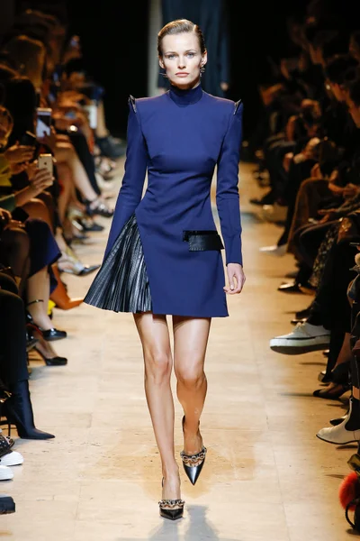 Look 7